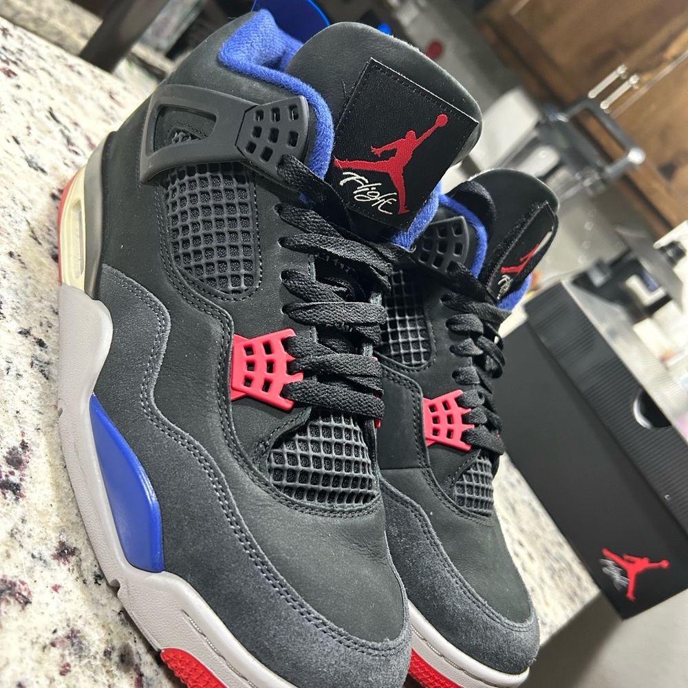 Air Jordan 4 Retro